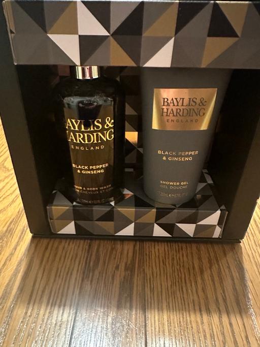 Buy & Sell West Midlands Wolverhampton - Photos for 1 Baylis & Harding hair & Body/1 shower gel