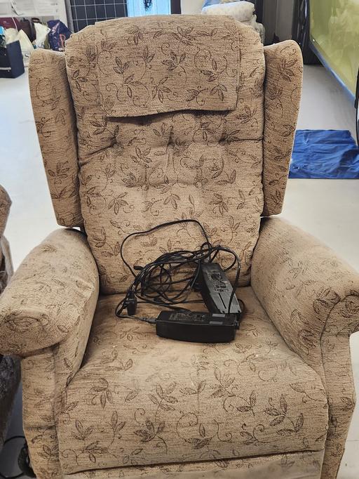 Buy & Sell West Midlands Dudley - Photos for Chairs riser recliner