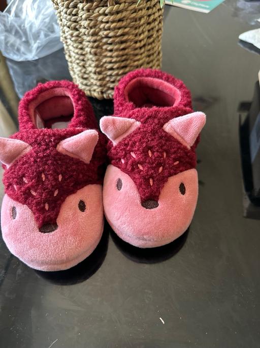 Buy & Sell Buckinghamshire Milton Keynes - Photos for Clarks Toddler Fluffy Snug Slippers