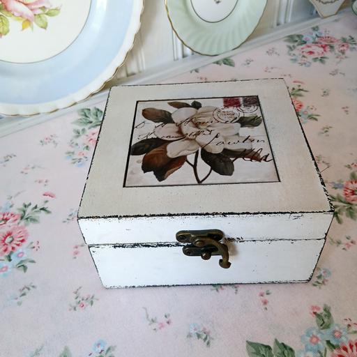 Buy & Sell West Midlands Dudley - Photos for SHABBY CHIC VINTAGE STYLE SMALL BOX