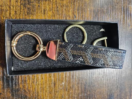 Buy & Sell West London Bedford Park - West London - Photos for brown goyard style keychain