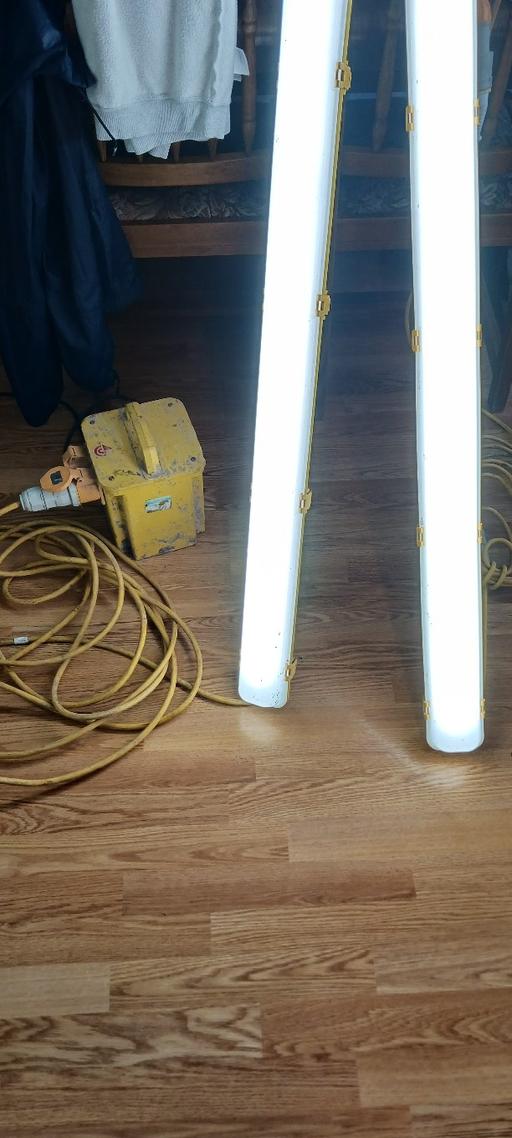 Buy & Sell Lancashire Preston - Photos for 2 x 5ft 110v Led lights 40w
