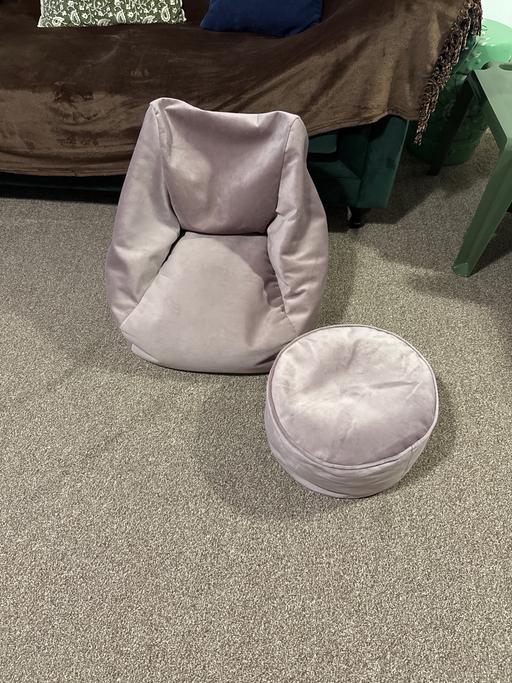 Buy & Sell East London Canary Wharf - East London - Photos for Kids bean bag chair and footstool 