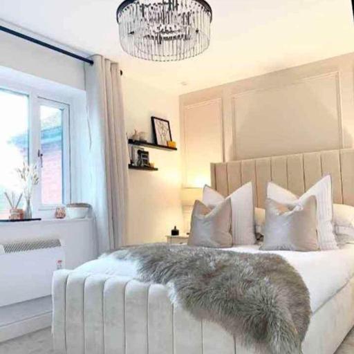 Buy & Sell West Midlands Sandwell - Photos for Luxury Wing Back Beds&Mattresses