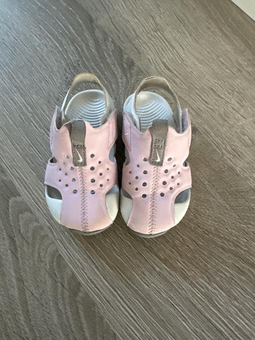 Buy & Sell Willenhall Walsall - Photos for Girls Nike Sunday sandals size 5.5