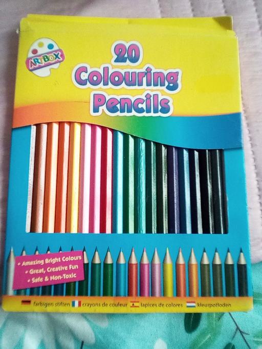 Classes Lincolnshire East Lindsey - Photos for brand new pack of colouring pencils