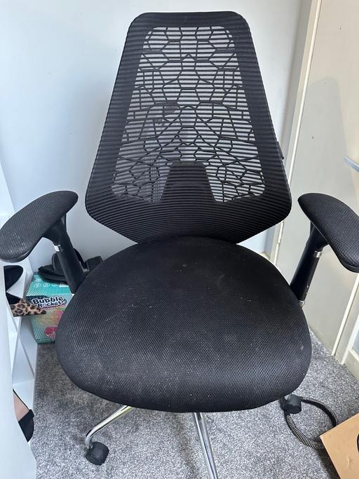 Buy & Sell Barnet Mill Hill East Station - Barnet - Photos for Office swivel chair