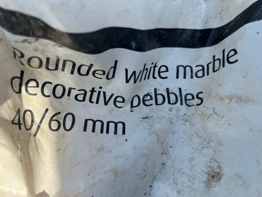 Buy & Sell Dorset West Stafford - Dorset - Photos for Rounded white marble decorative pebbles