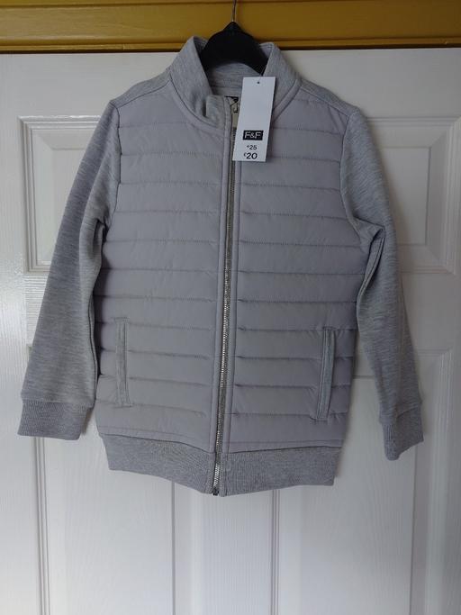 Buy & Sell Woodthorpe Charnwood - Photos for Boys grey quilted sweatshirt size 7-8 years
