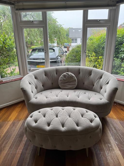 Buy & Sell Hertfordshire Broxbourne - Photos for Stunning Fishpools Velvet Love Seat & Ottoman