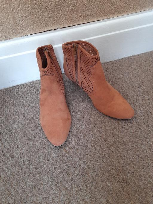 Buy & Sell Lancashire Blackpool - Photos for Tan anke boot Size 6