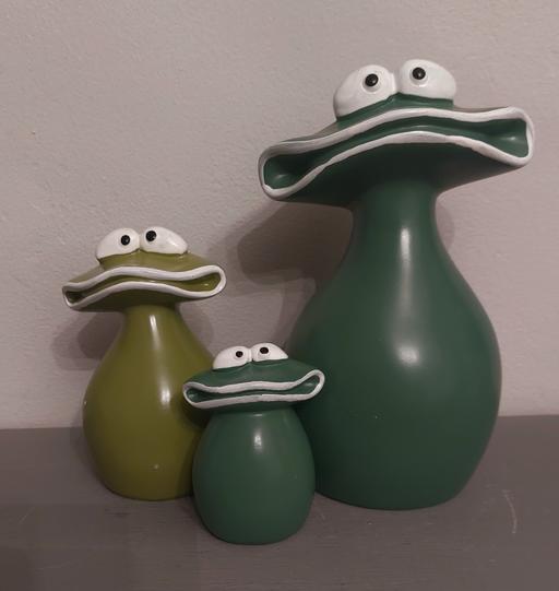 Buy & Sell Kent Thanet - Photos for FROG FAMILY ORNAMENTS