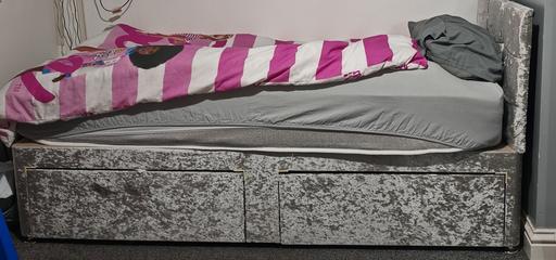 Buy & Sell Lancashire West Lancashire - Photos for 2 single valvet beds