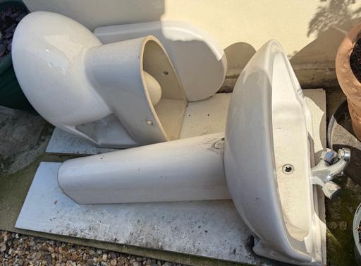 Buy & Sell North London Enfield - Photos for Bathroom basin, toilet (tap tank seat) Grohe