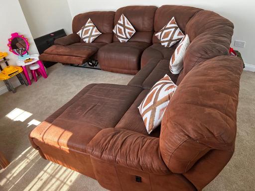 Buy & Sell Bedfordshire Luton - Photos for 5 seater Sofa with reclining bed and sofa