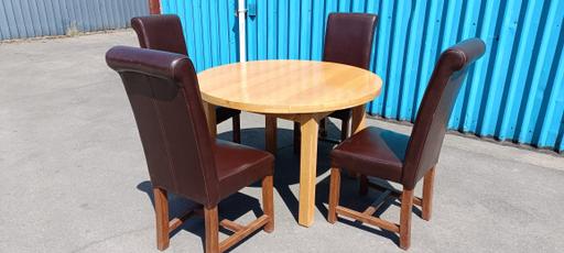 Buy & Sell Staffordshire South Staffordshire - Photos for Solid Oak Dining Table and Chairs