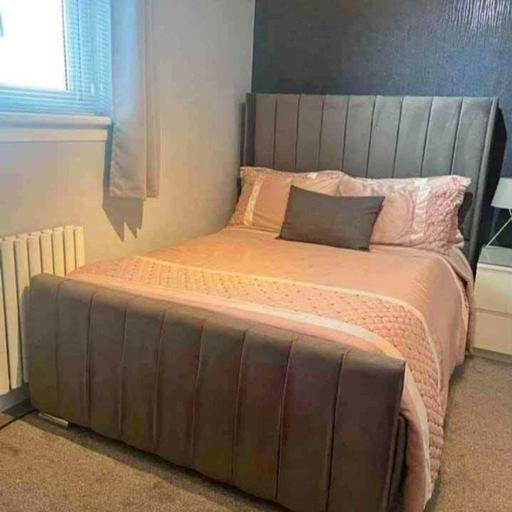 Buy & Sell West Midlands Sandwell - Photos for SALE ! Luxury Gio Wing Back Bed