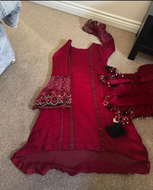 Buy & Sell West Yorkshire Bradford - Photos for Beautiful red 3 piece suit