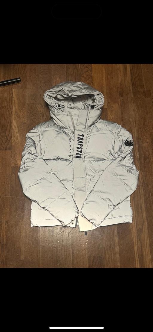 Buy & Sell Battersea South West London - Photos for Trapstar glow jacket