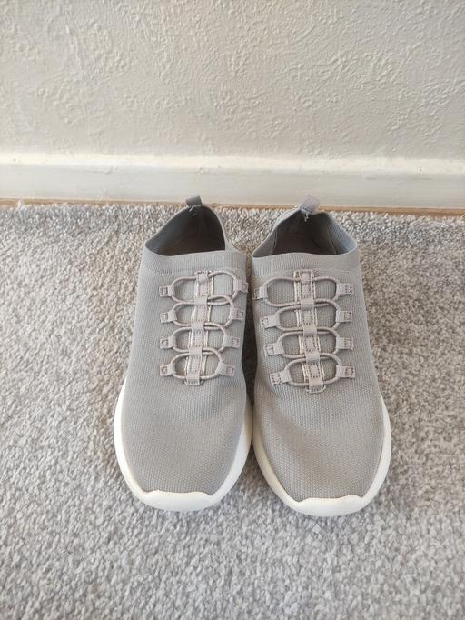 Buy & Sell Grafton Street Industrial Estate West Northamptonshire - Photos for Ladies trainers