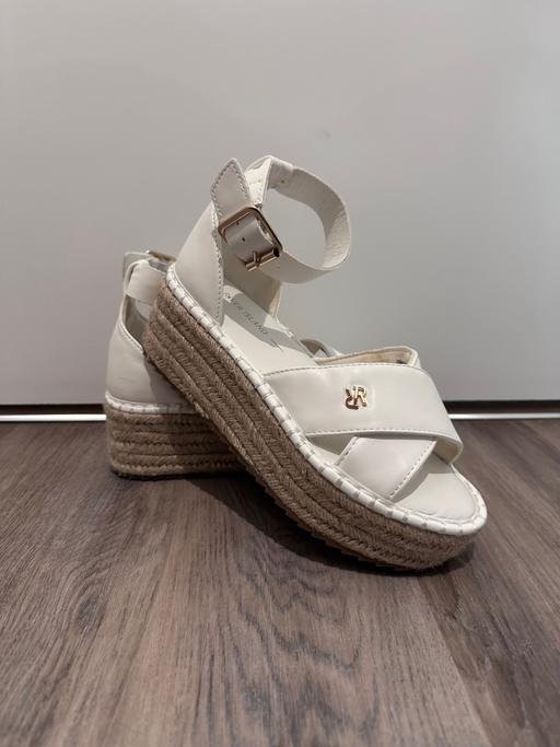 Buy & Sell East London Leamouth - East London - Photos for River Island Sandals