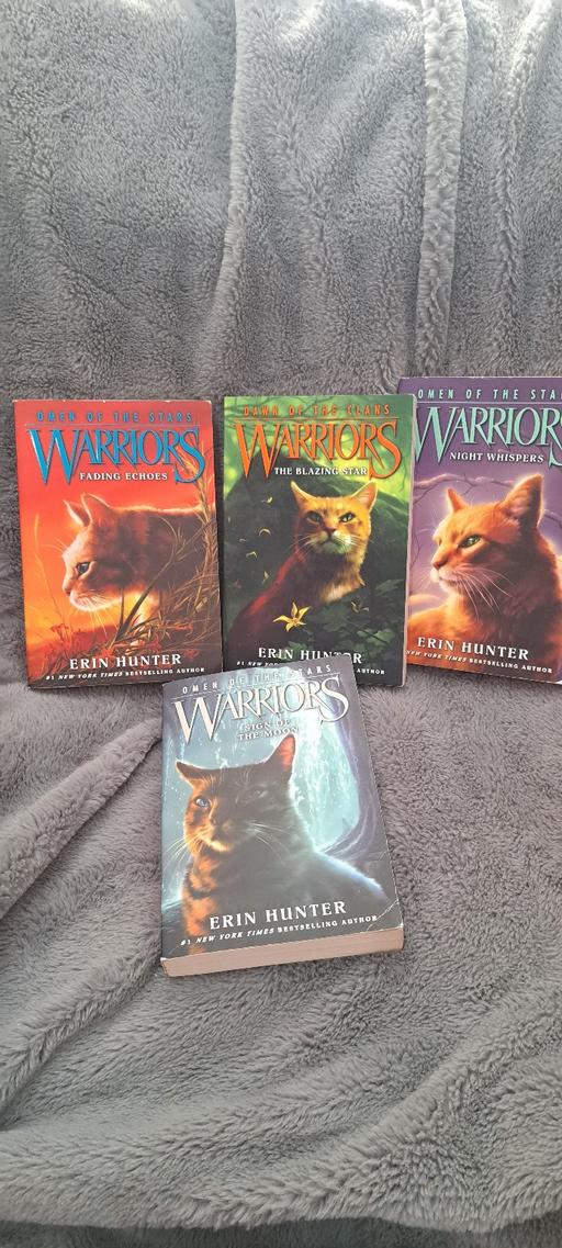 Buy & Sell West Midlands Birmingham - Photos for Erin Hunter books x4
