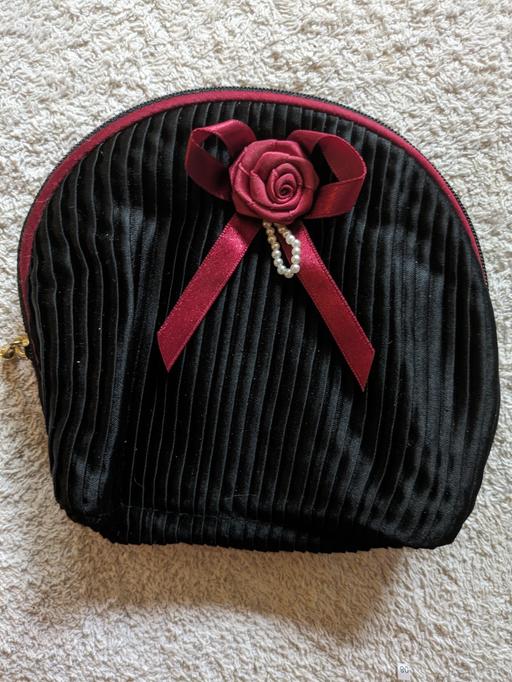 Buy & Sell Shropshire Telford and Wrekin - Photos for NEW SMALL MAKE UP BAG