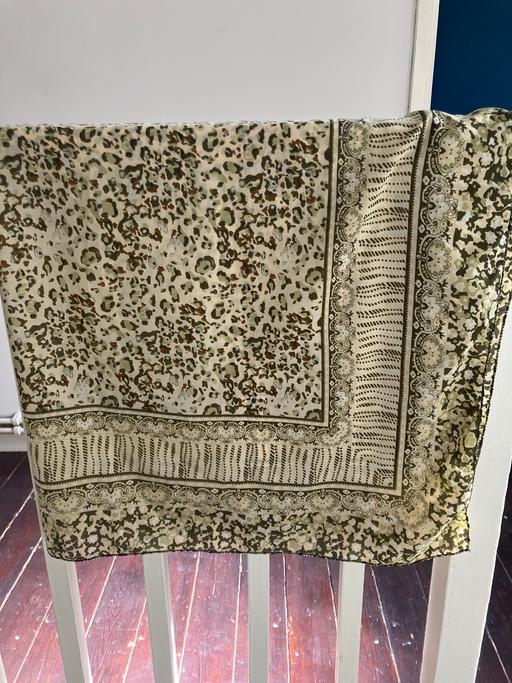 Buy & Sell Bow East London - Photos for Scarf