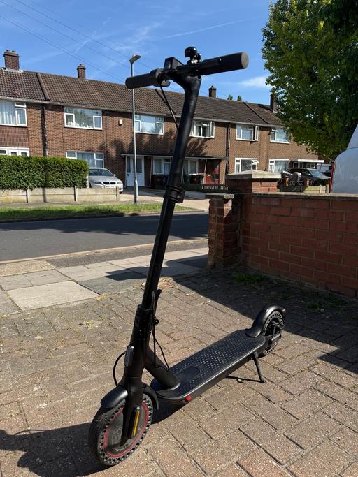Vehicles Barking and Dagenham Barking - Barking and Dagenham - Photos for Xiaomi Mi Electric Scooter Pro 2