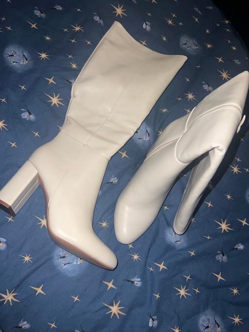 Buy & Sell Birmingham Solihull - Photos for White boots - brand new size 5