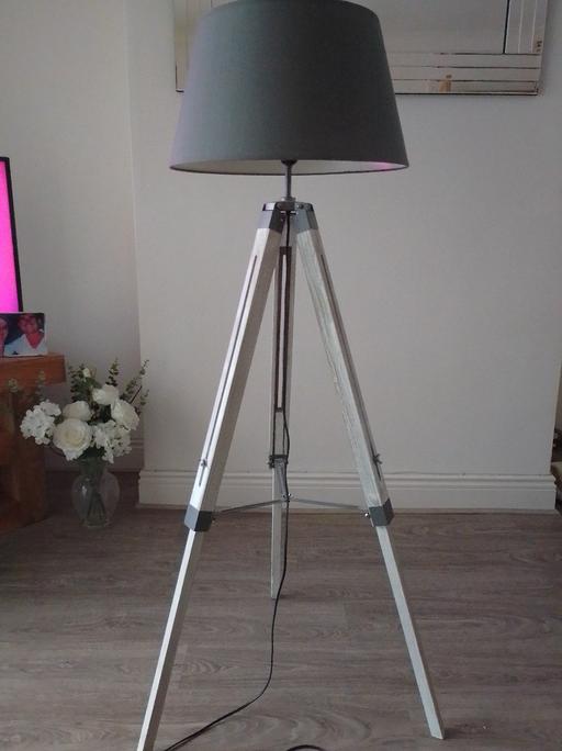 Buy & Sell Yardley Wood Birmingham - Photos for Tripod Lamp
