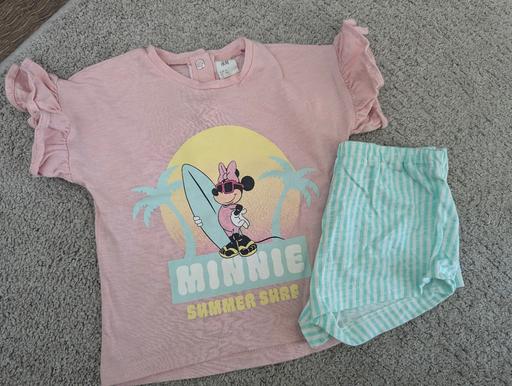 Buy & Sell West Midlands Birmingham - Photos for 6-9 months H&M baby girls t-shirt shorts