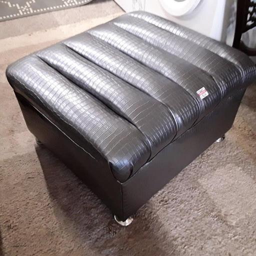 Buy & Sell Greater Manchester Tameside - Photos for Lovely PVC silver grey modern pouf