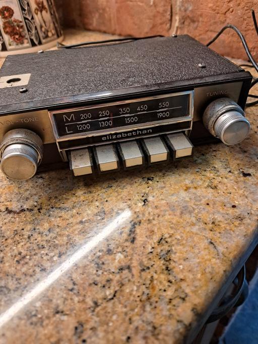 Vehicles West Midlands Dudley - Photos for Classic 'Elizabethan' push button radio