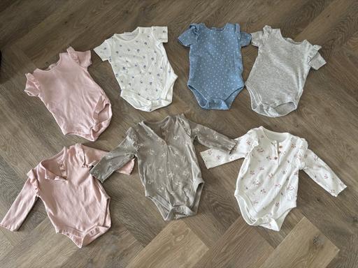 Buy & Sell Staffordshire Lichfield - Photos for 3-6 Months Vest Bundle
