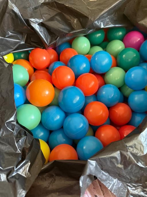 Buy & Sell Stalybridge Tameside - Photos for Mixture of colourful balls