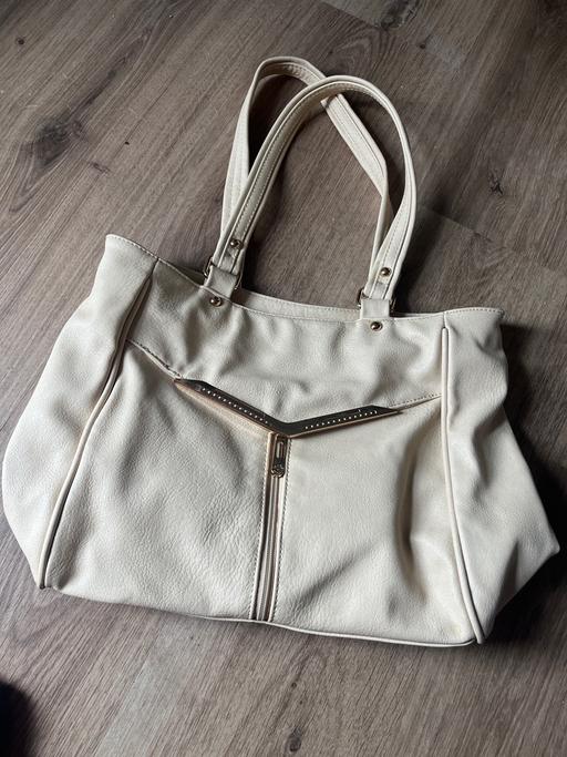 Buy & Sell South Yorkshire Doncaster - Photos for Super soft cream hand bag duel compartment