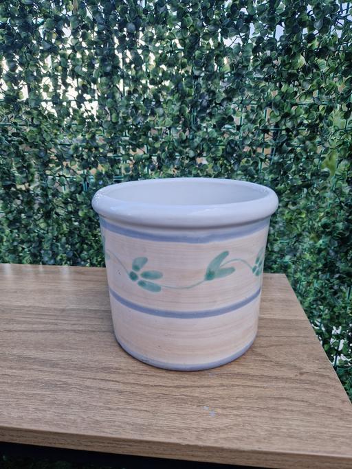 Buy & Sell North London Bowes Park - North London - Photos for vintage pot