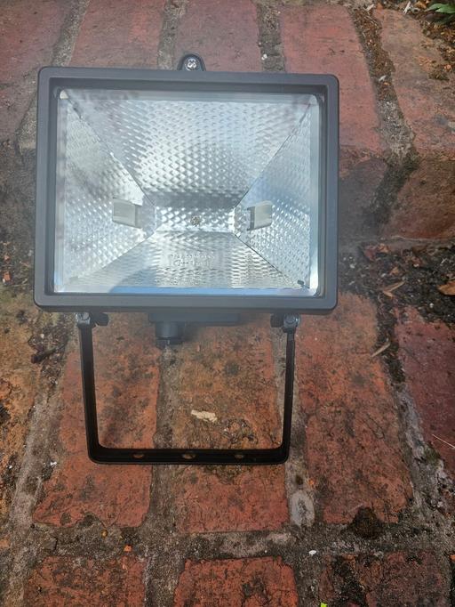 Buy & Sell West Midlands Dudley - Photos for OUTDOOR SECURITY LIGHT...NEW