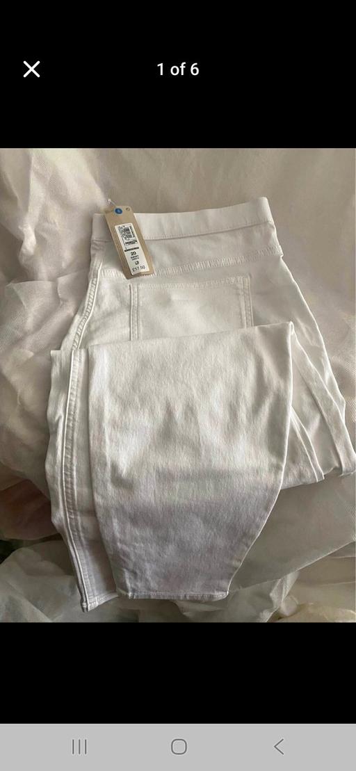 Buy & Sell Shirley South East London - Photos for M&S White Jeggings Highrise Short Length UK20