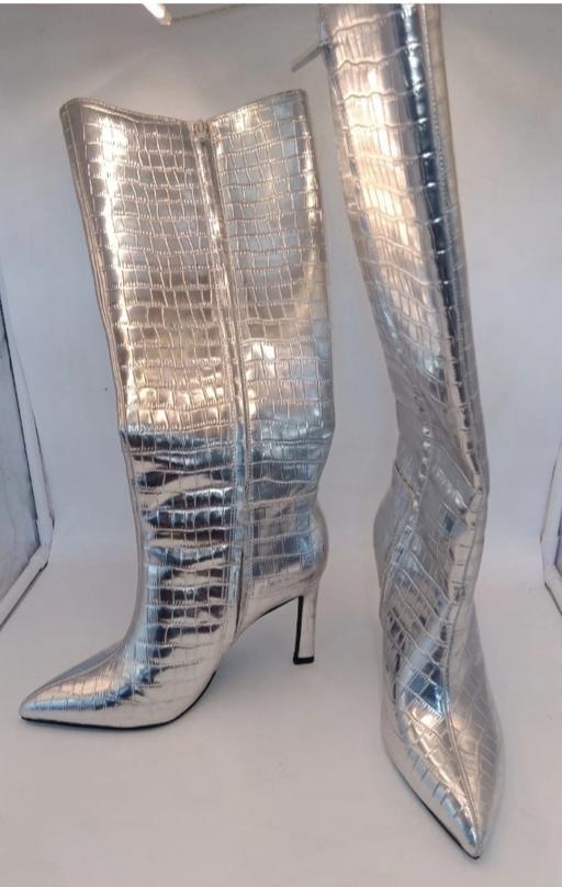 Buy & Sell West Midlands Sandwell - Photos for Rita Ora Metallic Silver Faux leather boots