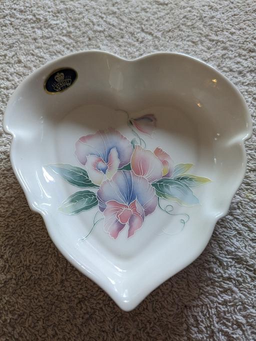 Buy & Sell Shropshire Telford and Wrekin - Photos for PRELOVED VINTAGE HEART SHAPED PIN DISH