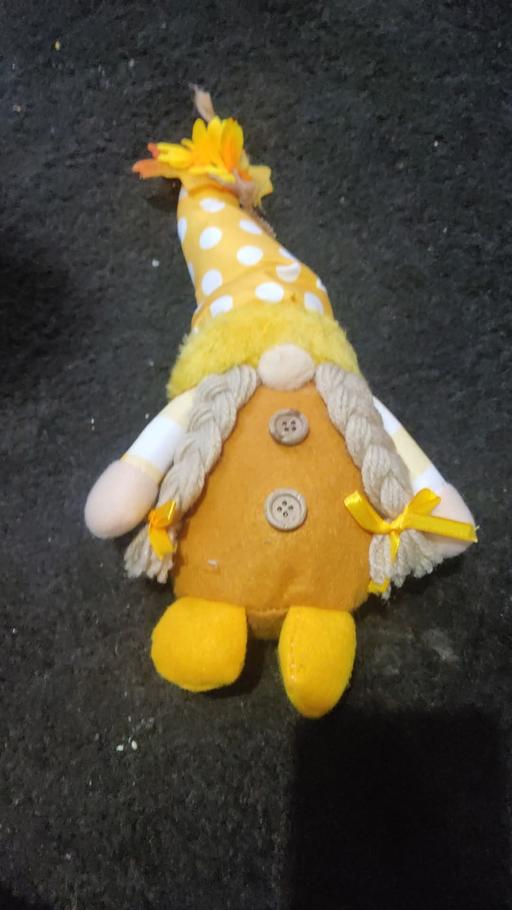 Buy & Sell West Midlands Sandwell - Photos for yellow gnome