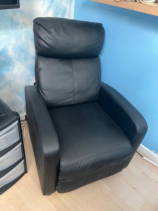 Buy & Sell West London Shepherd`s Bush - West London - Photos for Black recliner chair
