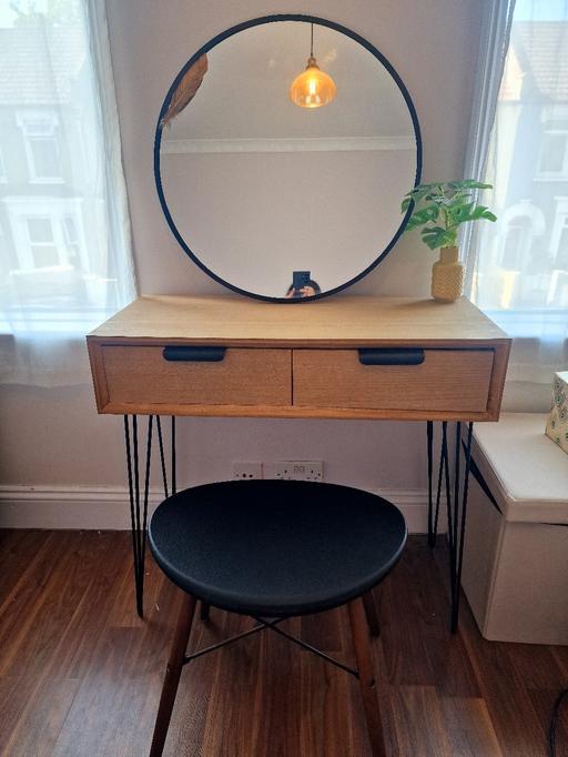 Buy & Sell East London Plaistow - East London - Photos for dressing table and stool