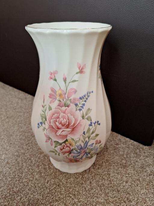 Buy & Sell West Midlands Wolverhampton - Photos for Fine Bone China Flower Vase