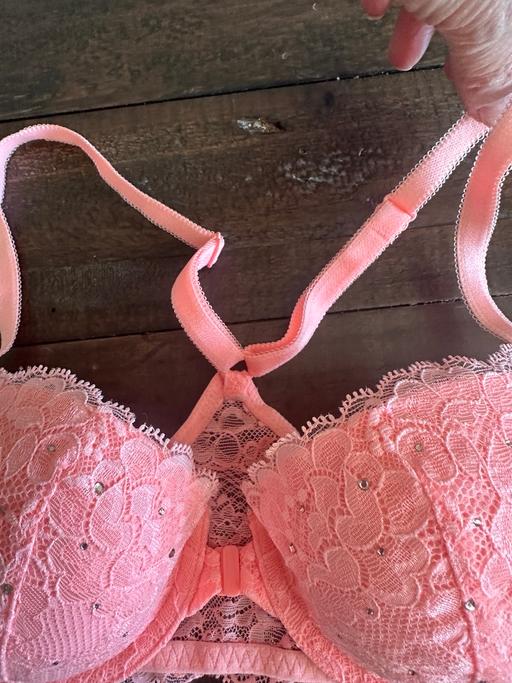 Buy & Sell Tooting Broadway South West London - Photos for Victoria secret bra