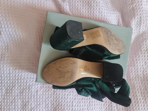 Buy & Sell Grafton Street Industrial Estate West Northamptonshire - Photos for dark green sandals