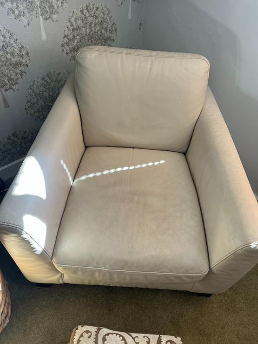 Buy & Sell Greater Manchester Trafford - Photos for Cream Leather Armchair/Loveseat
