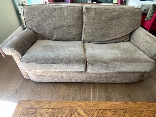 Buy & Sell Greater Manchester Trafford - Photos for Beige Couch/Sofa Seats Upto 3